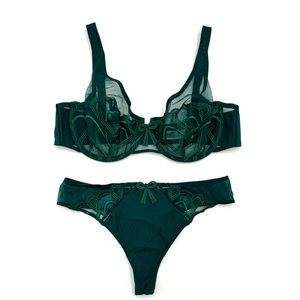 High quality lace bra and underwear set by BARBARA, Paris. Size 36D NEW